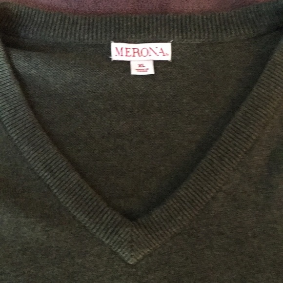 Forest green sweater - Picture 2 of 2